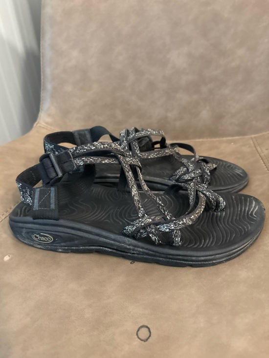 Chaco Shoes - Chaco black white strappy outdoor hiking shoes sandals size 8